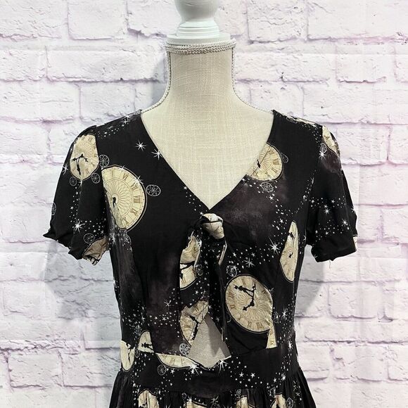 Disney‎ Peter Pan Clock Tie Front Cutout Dress Short Sleeve Retro Size Medium - Picture 4 of 13
